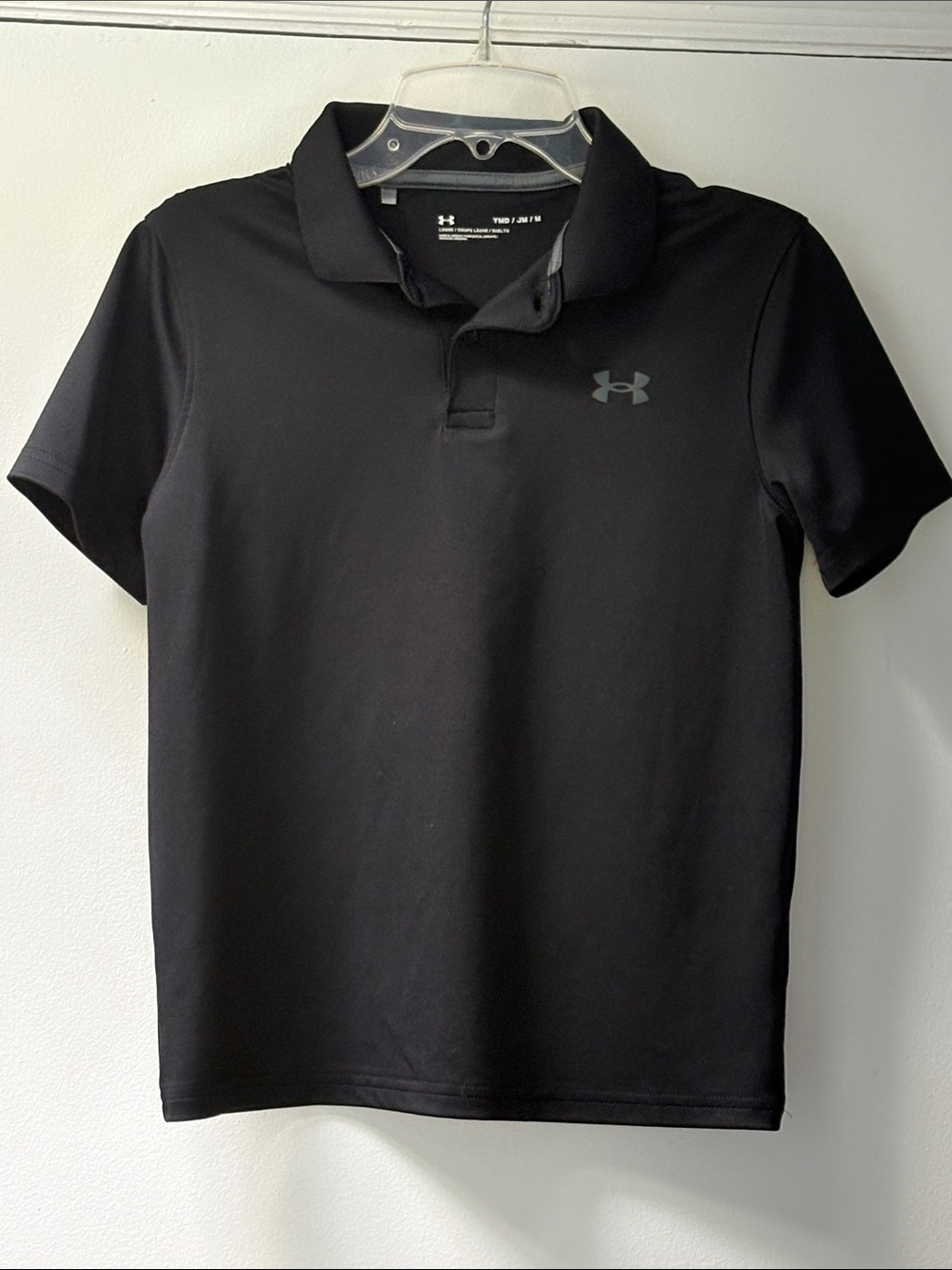 New Under Armour Loose Black Performance Polo Collar Shirt Boys Size Youth M !